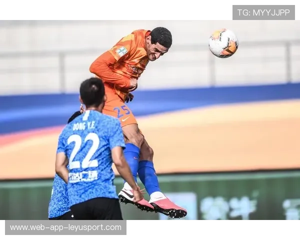 中超泰山费莱尼头球训练强度提升，助力球队争冠新征程